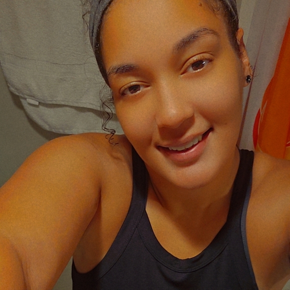 Meet your Posher, Cynthiia - Picture 1 of 1